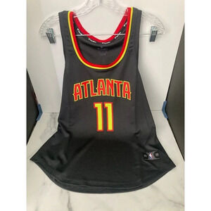 new women’s Atlanta hawks trae young‎ jersey sz medium​